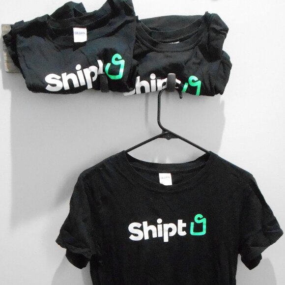 Lot of 3 Shipt Shopper Black Short Sleeve Unisex T-shirts-Size Small-Gildan - Picture 1 of 5